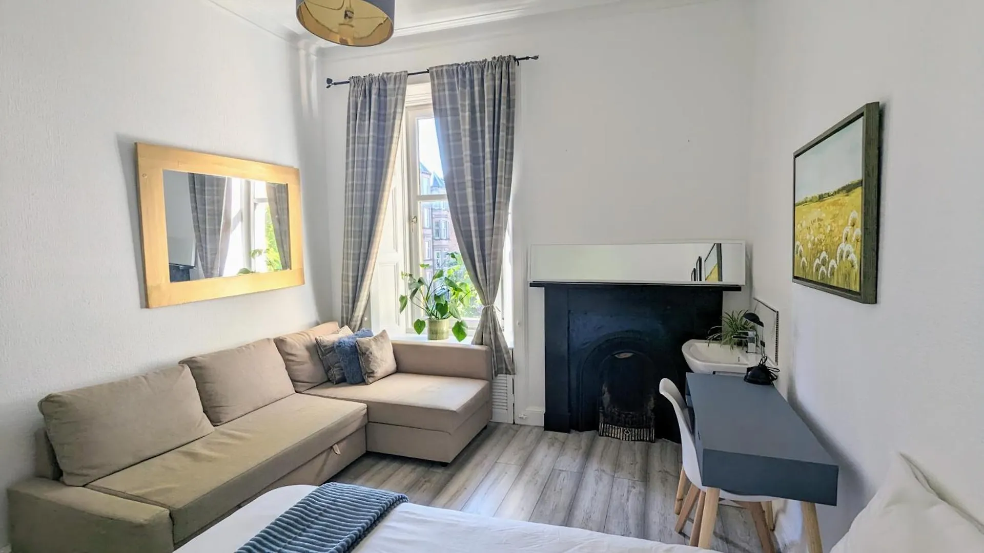 Apartment Huge Room In The City Edinburgh